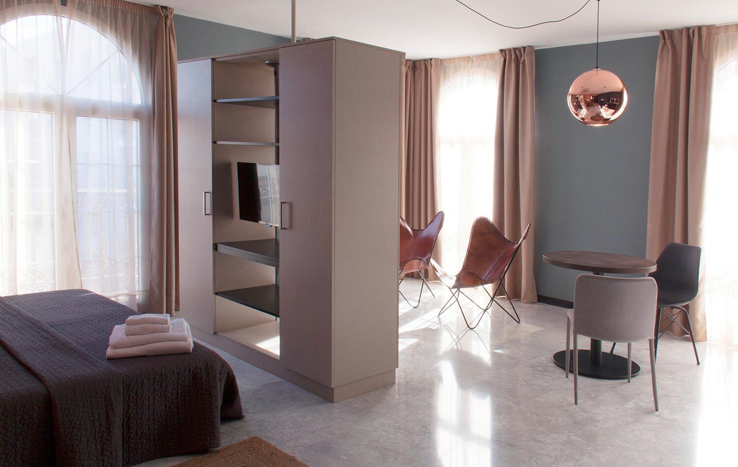 Classic Studio, Balcony | Down duvets, in-room safe, blackout curtains, soundproofing