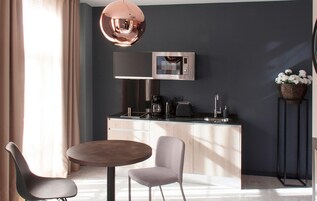 Classic Studio, Balcony | Private kitchen