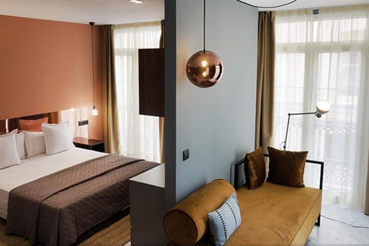 Studio | 1 bedroom, down comforters, in-room safe, blackout drapes