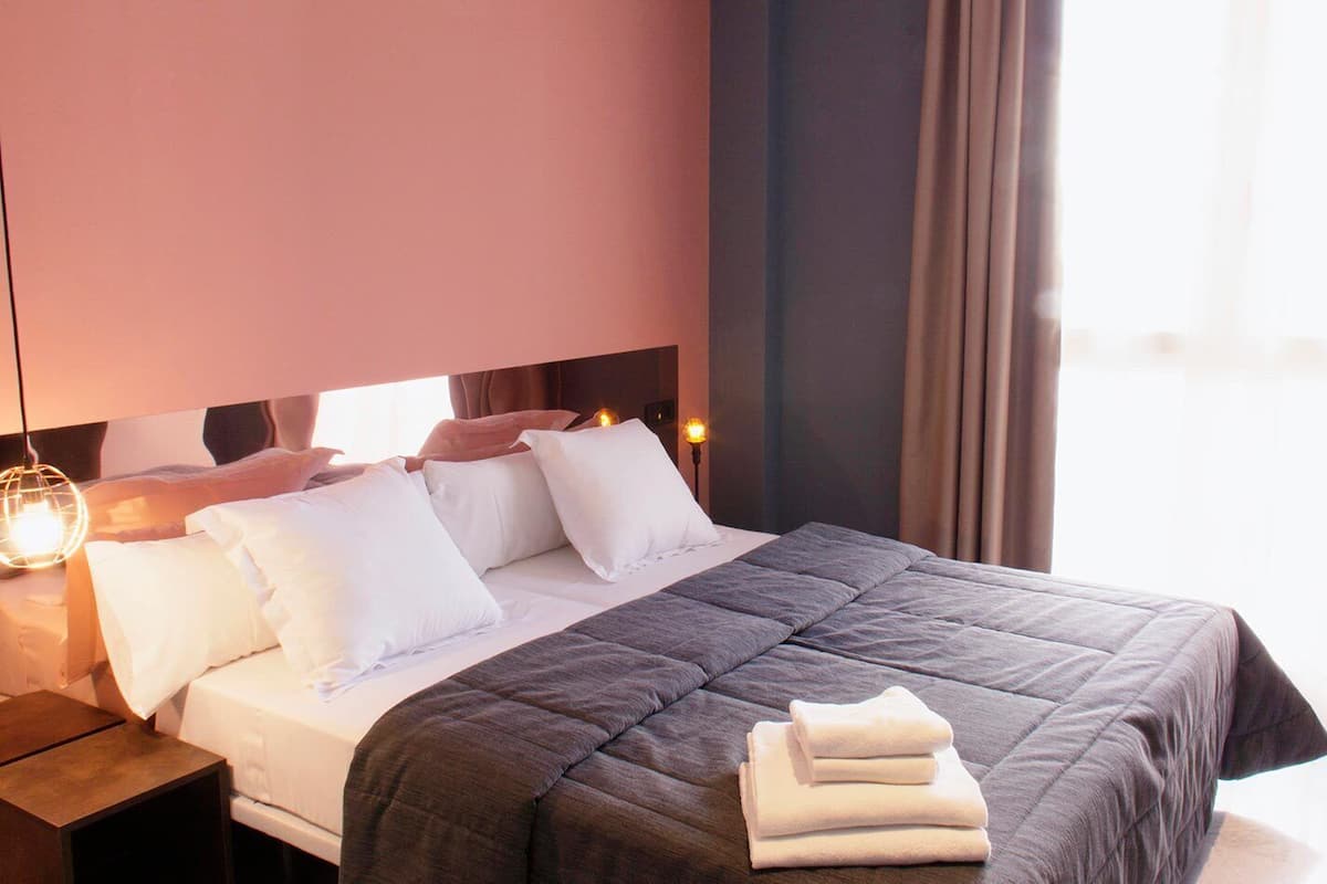 Estudio clásico | Edredón, caja de seguridad en la habitación y cortinas blackout