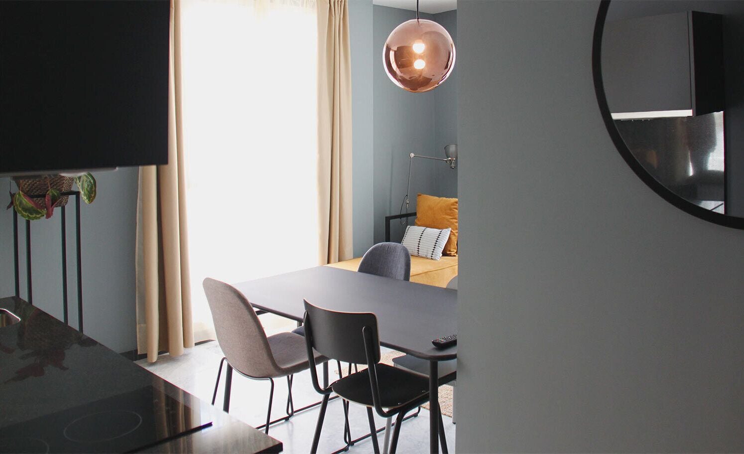 Executive Apartment | Living area | 32-inch flat-screen TV with satellite channels, TV