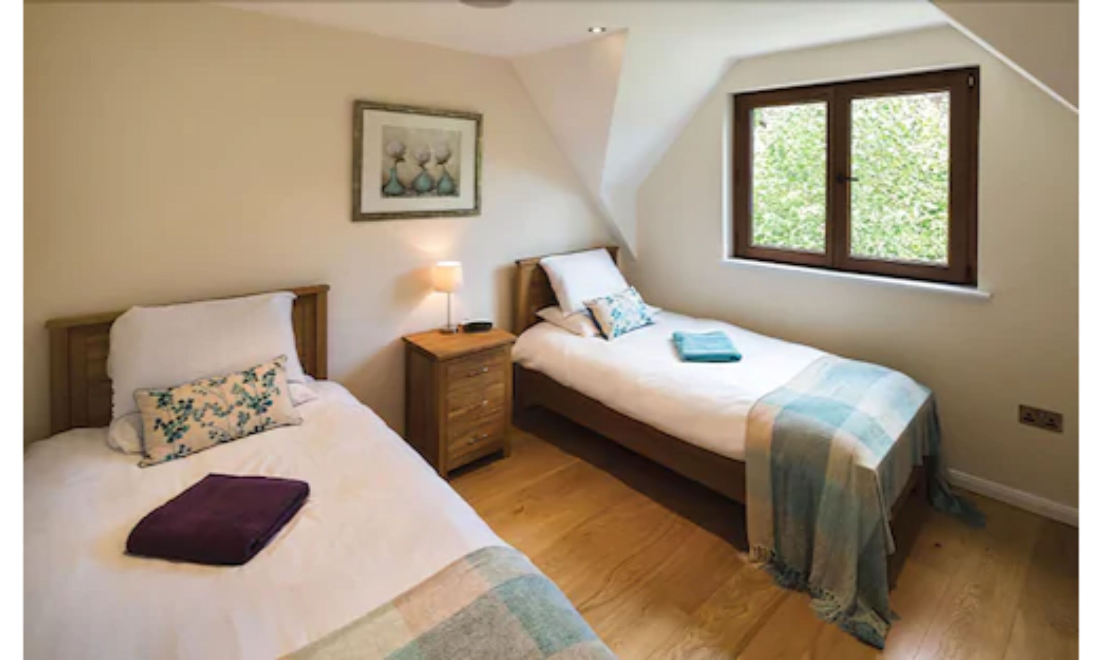 house, 2 bedrooms (#6) | desk, soundproofing, iron/ironing board, cots/infant beds