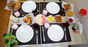 Free daily continental breakfast  - Pearl Tashkent Hotel (Tashkent)