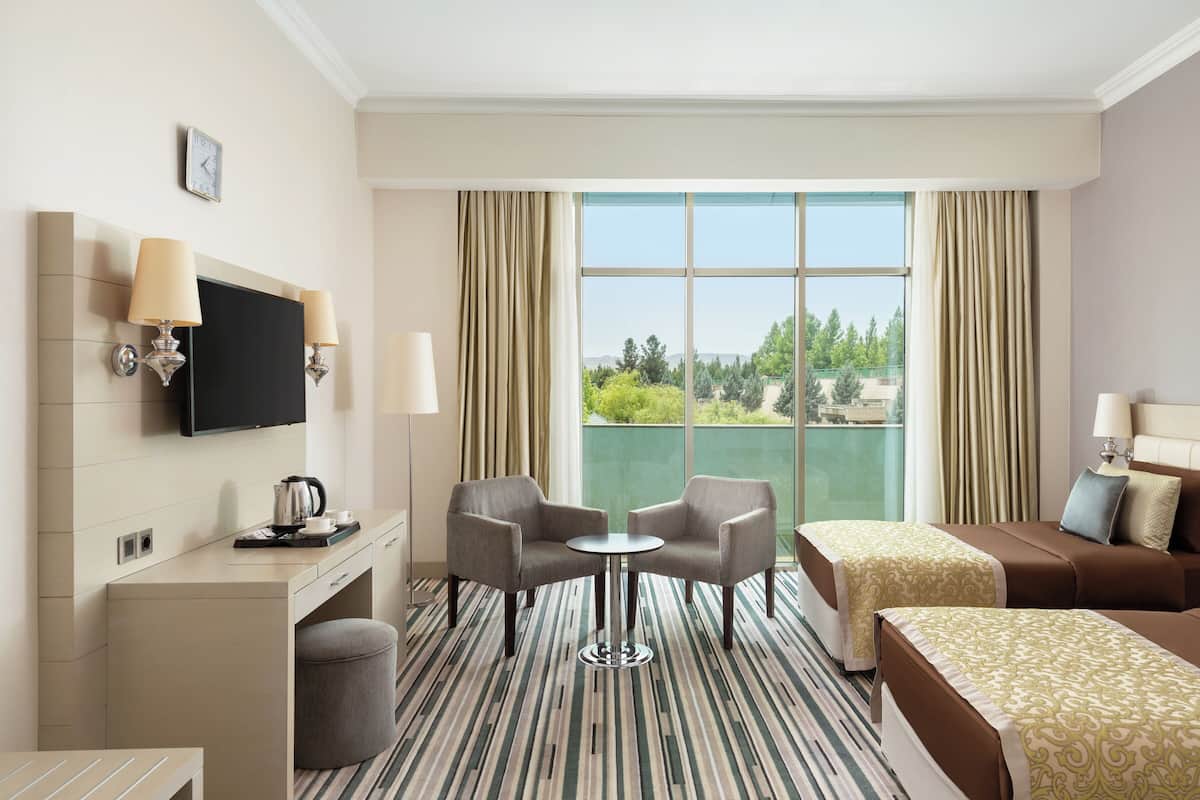 Junior-Zweibettzimmer | 1 Schlafzimmer, Minibar, Zimmersafe, Schreibtisch