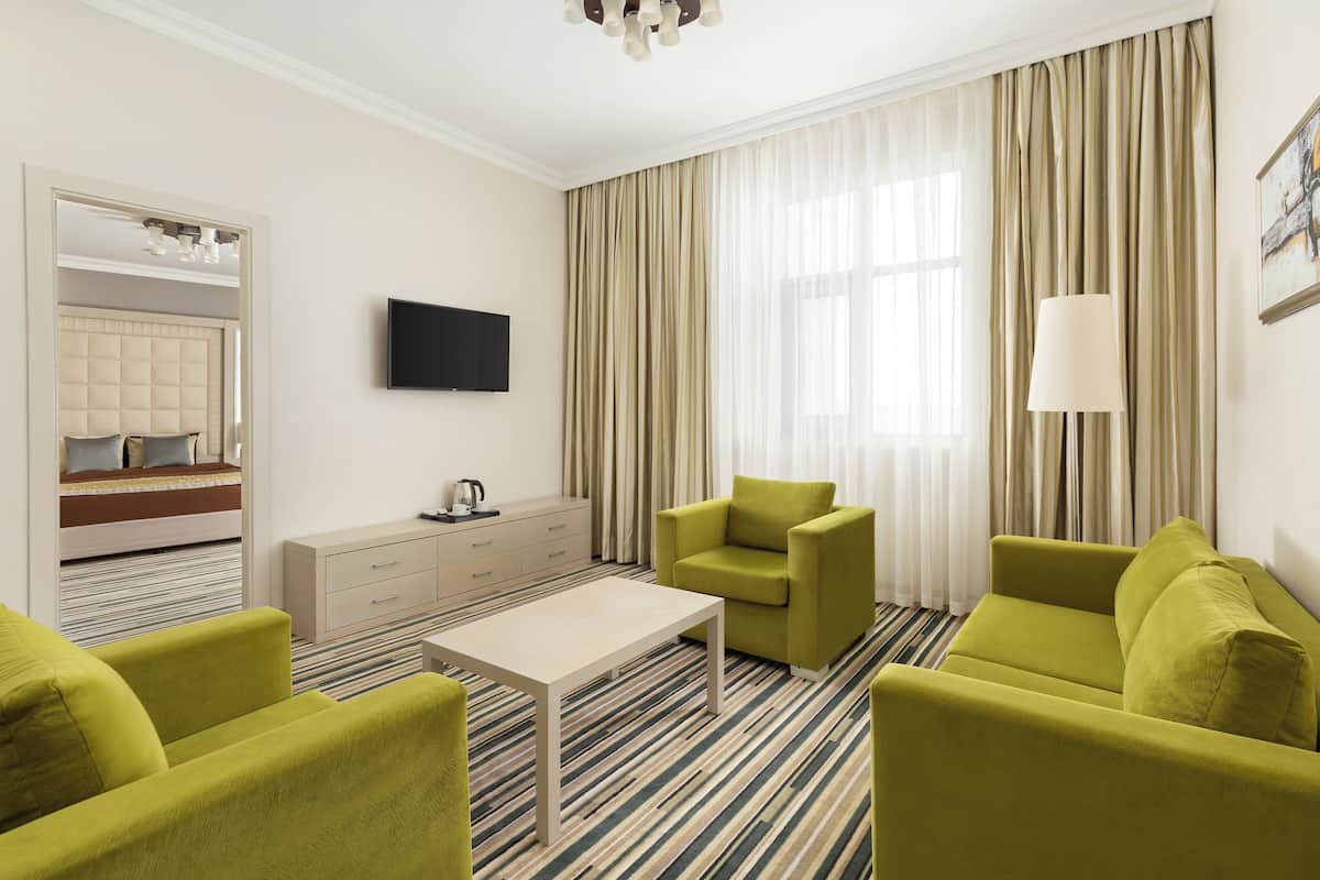 Chambre Deluxe | 1 chambre, minibar, coffres-forts dans les chambres, bureau