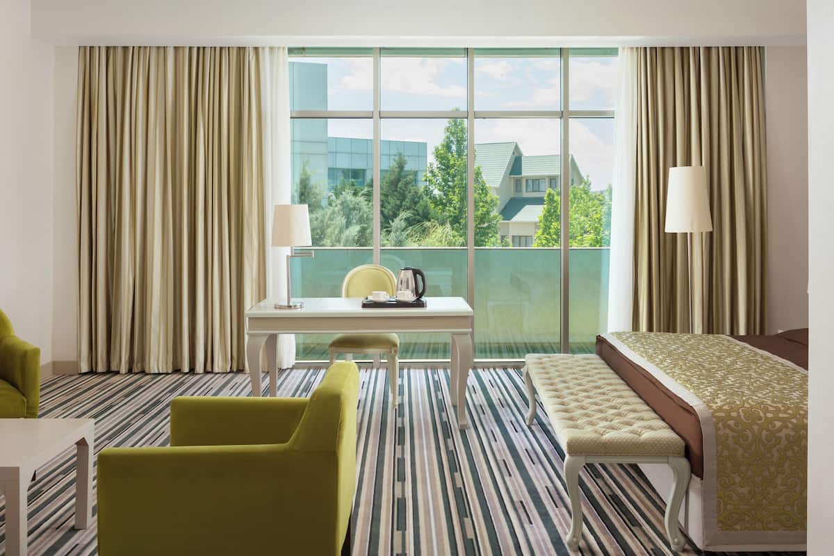 Junior-Doppelzimmer | 1 Schlafzimmer, Minibar, Zimmersafe, Schreibtisch