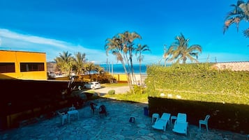Vista para praia/oceano