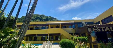 Fachada da propriedade