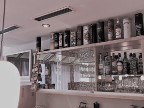 住宿內酒吧