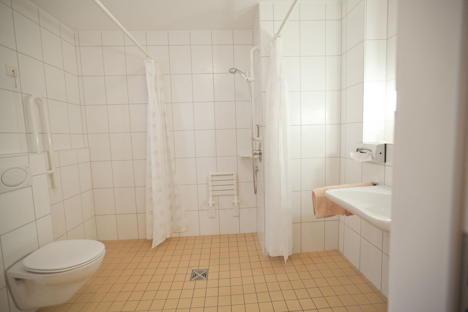 Superior Twin Room | Bathroom