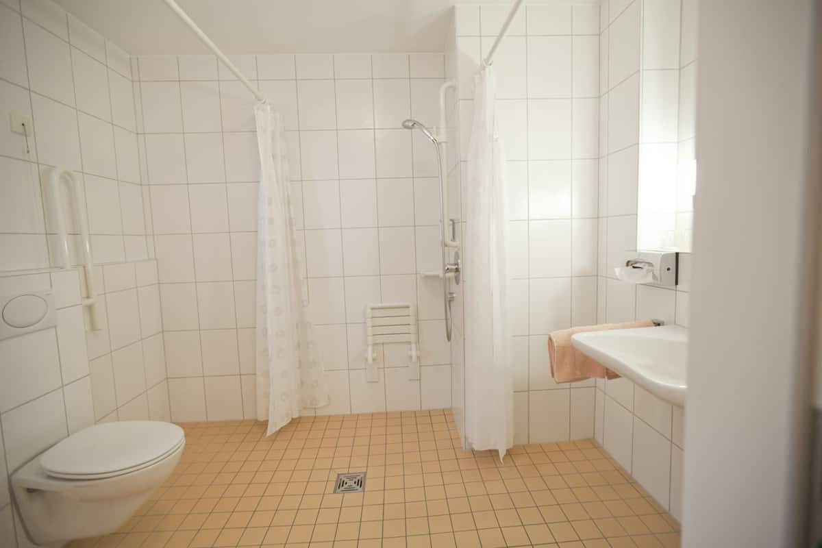 Superior Twin Room | Bathroom