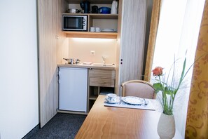 Apartment | Private kitchenette - Hotel Möhringer Hof (Stuttgart)