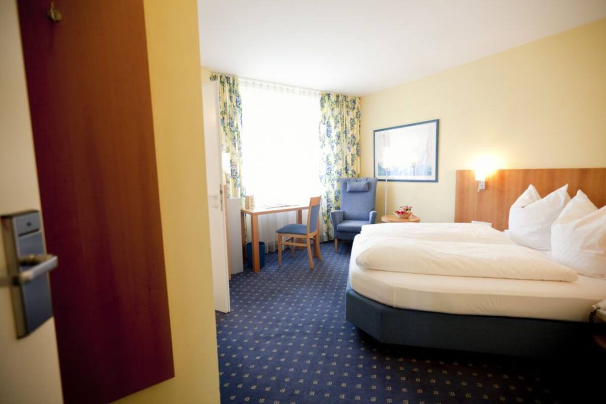 1 bedroom, premium bedding, down comforters, Select Comfort beds
