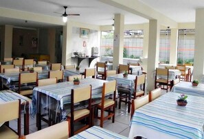 Desayuno buffet incluido todos los días 