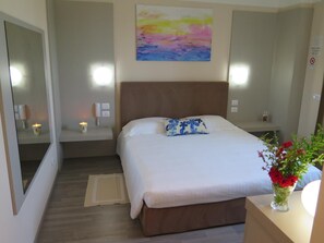 Coffres-forts dans les chambres, bureau, rideaux occultants