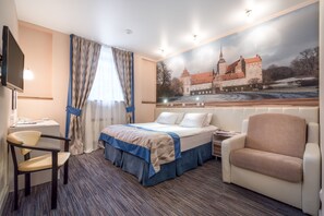 Comfort kamer, 1 twee- of 2 eenpersoonsbedden | Een laptopwerkplek, een strijkplank/strijkijzer, gratis wifi, beddengoed
