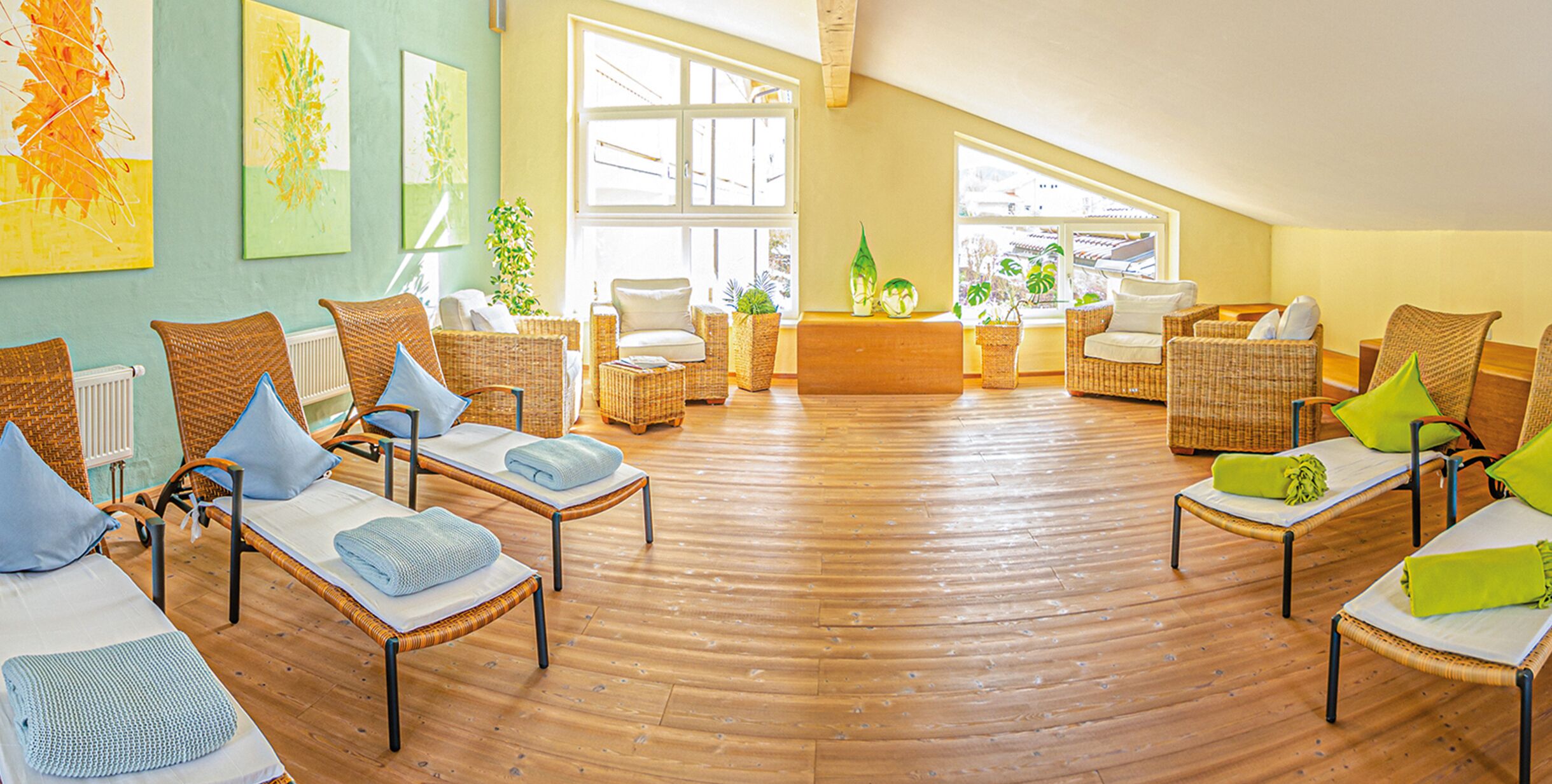 Sauna, facials, massage/treatment rooms