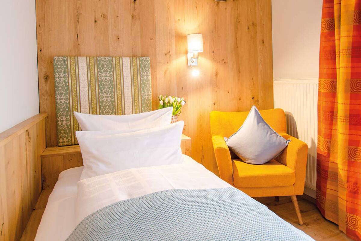 Domain Single Room 16qm | 1 bedroom, premium bedding, desk, soundproofing