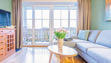 Deluxe Double Room 30 - 34 qm | 1 bedroom, premium bedding, desk, soundproofing