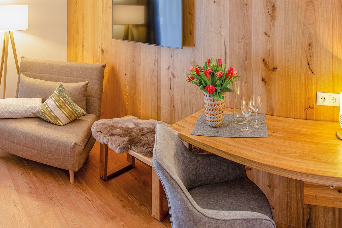 Domain Double Room 22qm | 1 bedroom, premium bedding, desk, soundproofing
