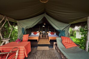 Standard Tent, Mountain View | Living area