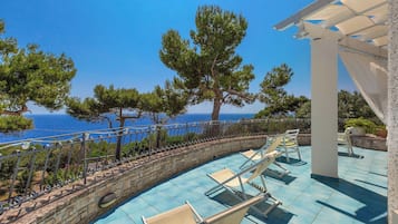 Sun deck