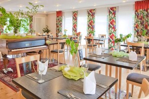 Daily buffet breakfast (EUR 14.5 per person)