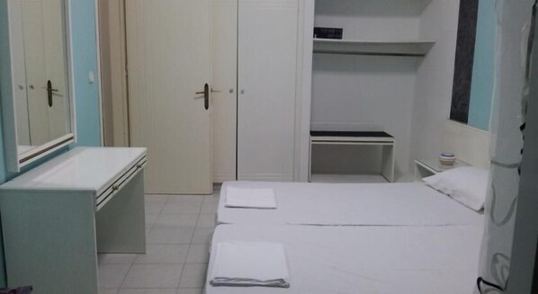 Apartment, 2 Bedrooms, Terrace, Courtyard View | 2 bedrooms, iron/ironing board, free cots/infant beds, free WiFi