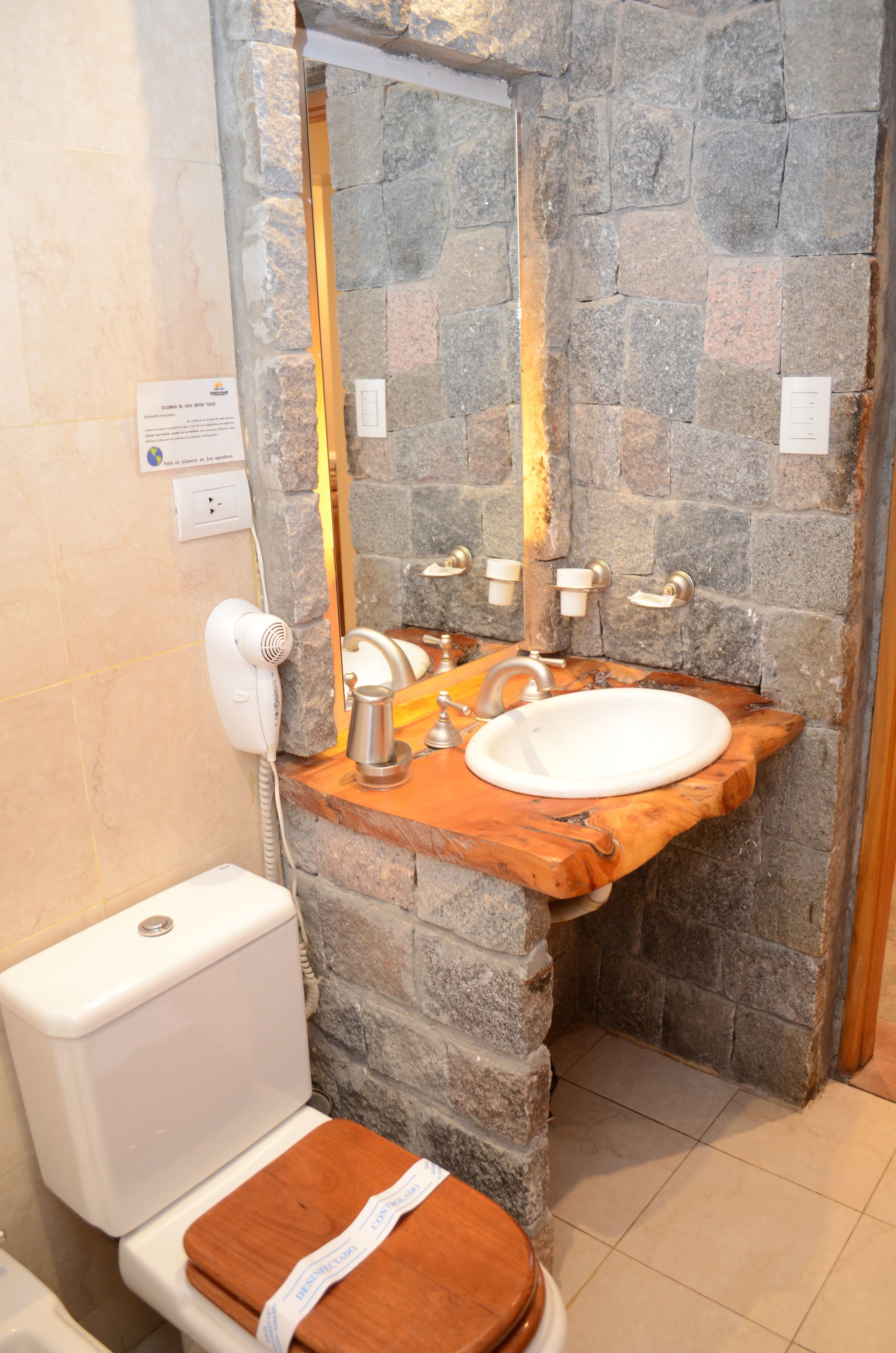 quadruple room | bathroom sink