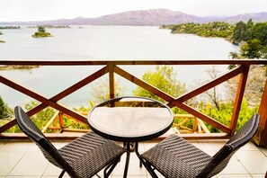 Cabin, Lake View | Terrace/patio