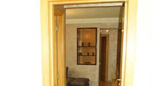 Apartment, 1 Bedroom (2nd floor) | Living room | Flat-screen TV