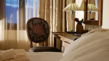 Deluxe Double Room, Fireplace | Egyptian cotton sheets, premium bedding, minibar, in-room safe