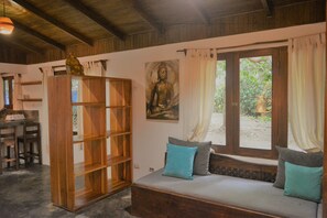 Maison Deluxe, accès piscine, côté jardin | Coffres-forts dans les chambres, lits pliants/supplémentaires