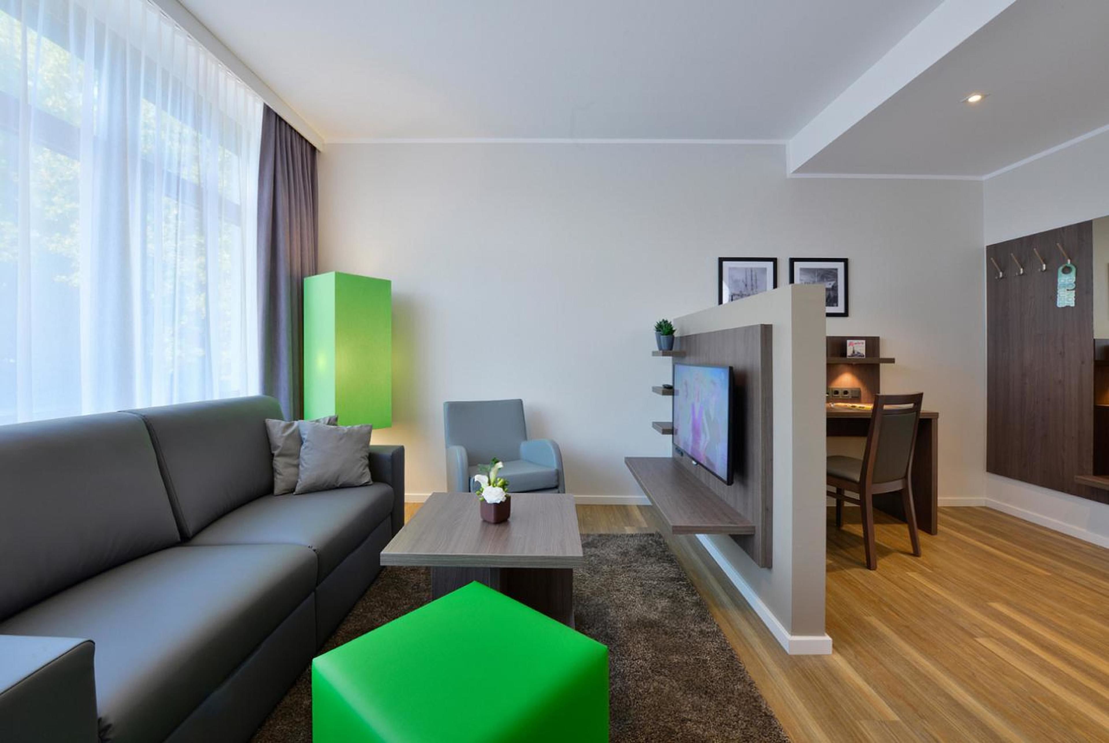 premium apartment, 1 bedroom, non smoking | 1 bedroom, premium bedding, in-room safe, desk