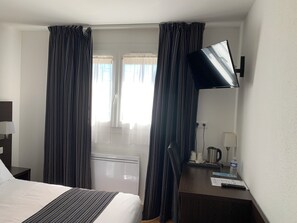 Standard Room, 1 Double Bed | Premium bedding, Select Comfort beds, desk, soundproofing - Hôtel de L'abbaye (Ferrieres)