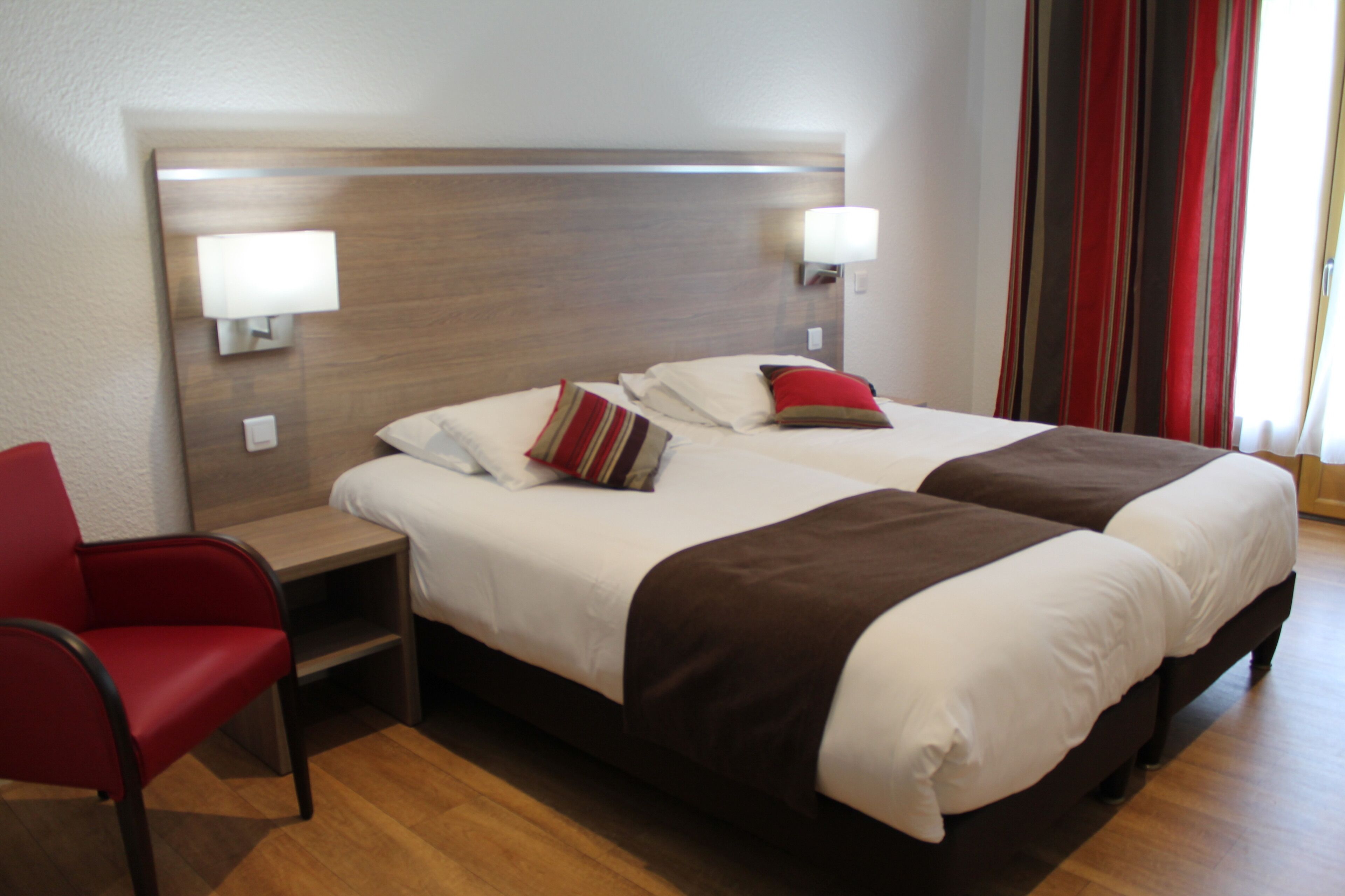 Premium-sengetøj, Select Comfort-senge, skrivebord, lydisolering