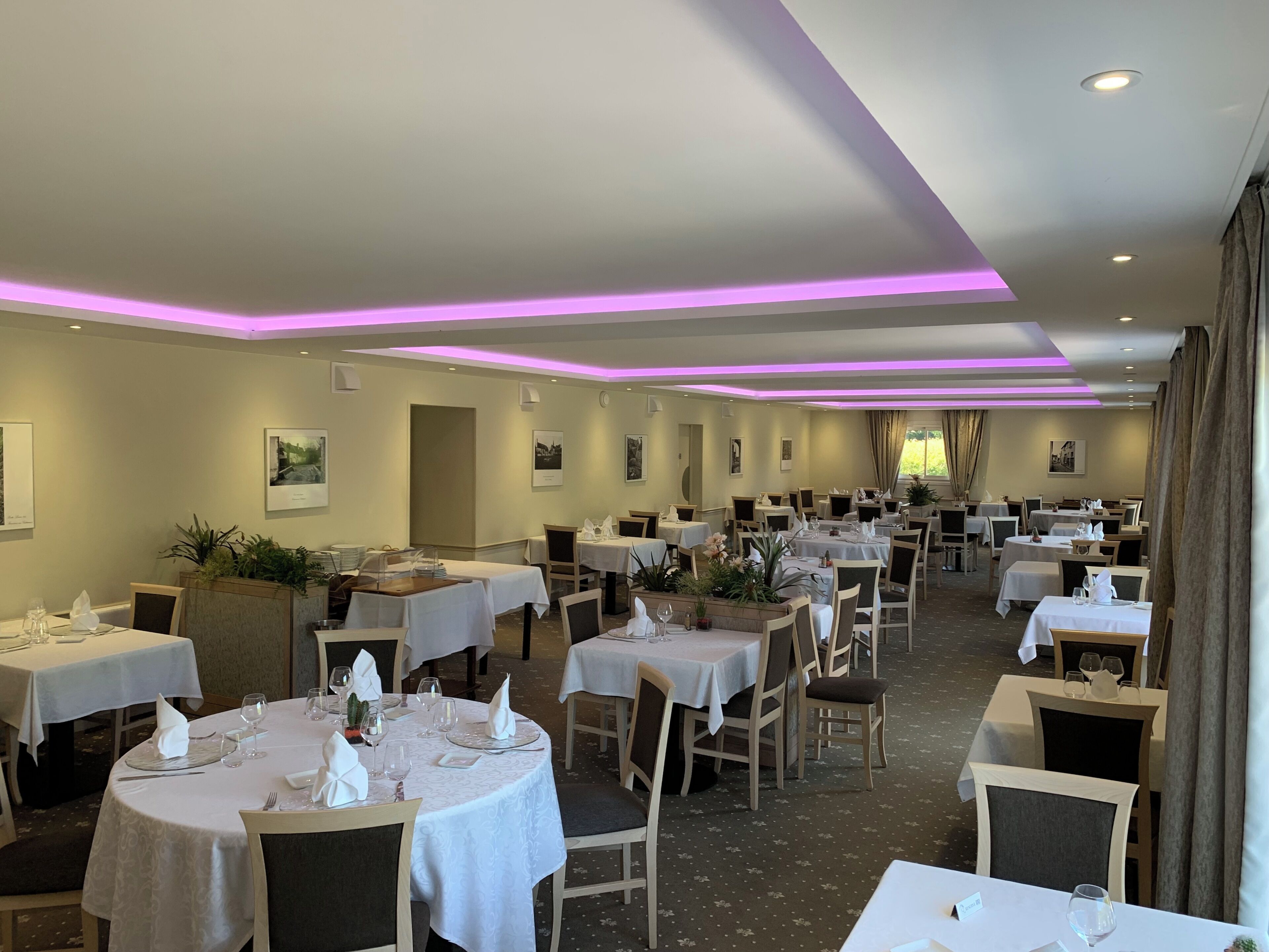 Déjeuner et dîner servis sur place