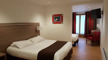 Family Room, Garden Area | Premium bedding, Select Comfort beds, desk, soundproofing