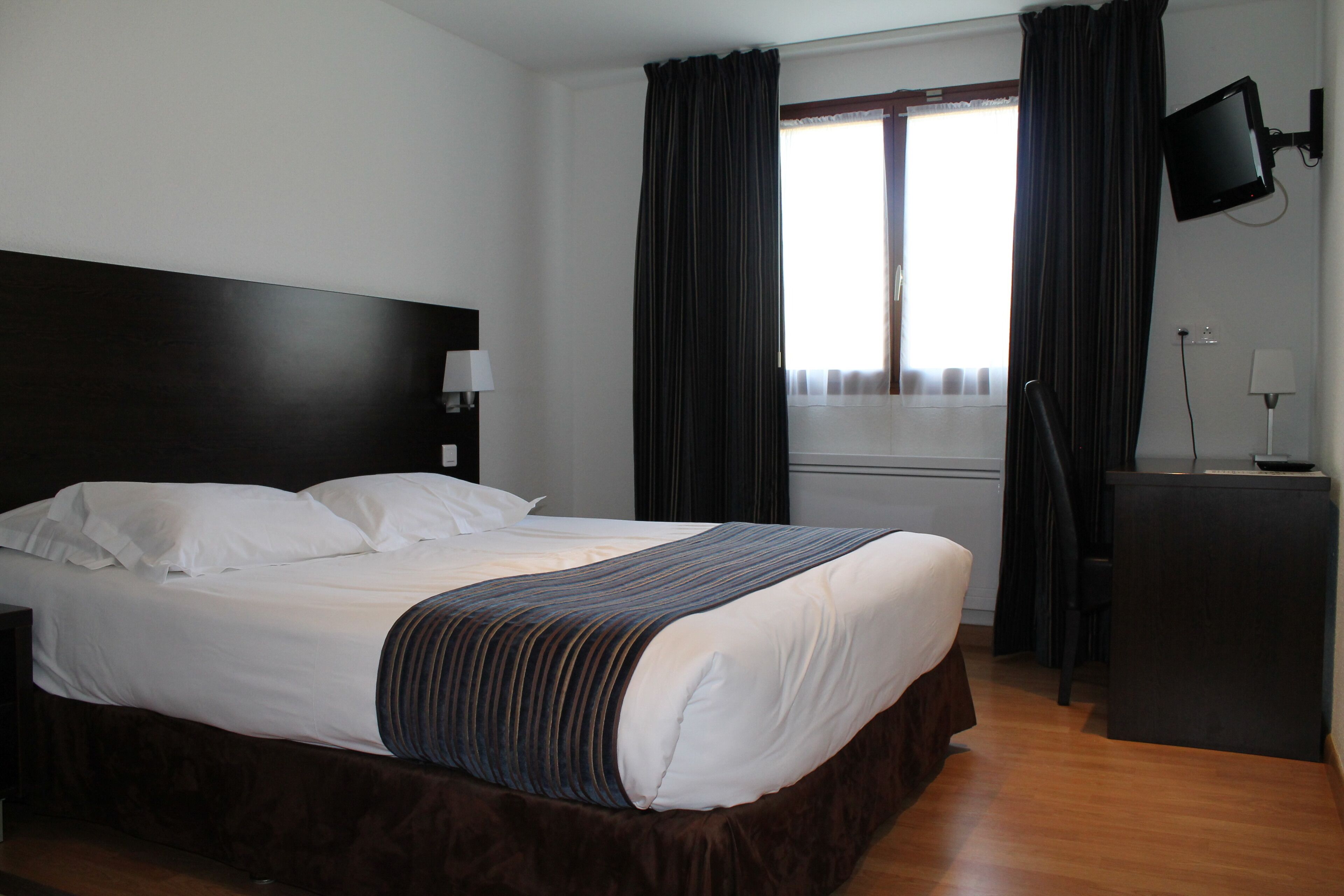 standard room, 1 double bed | 1 bedroom, premium bedding, select comfort beds, desk