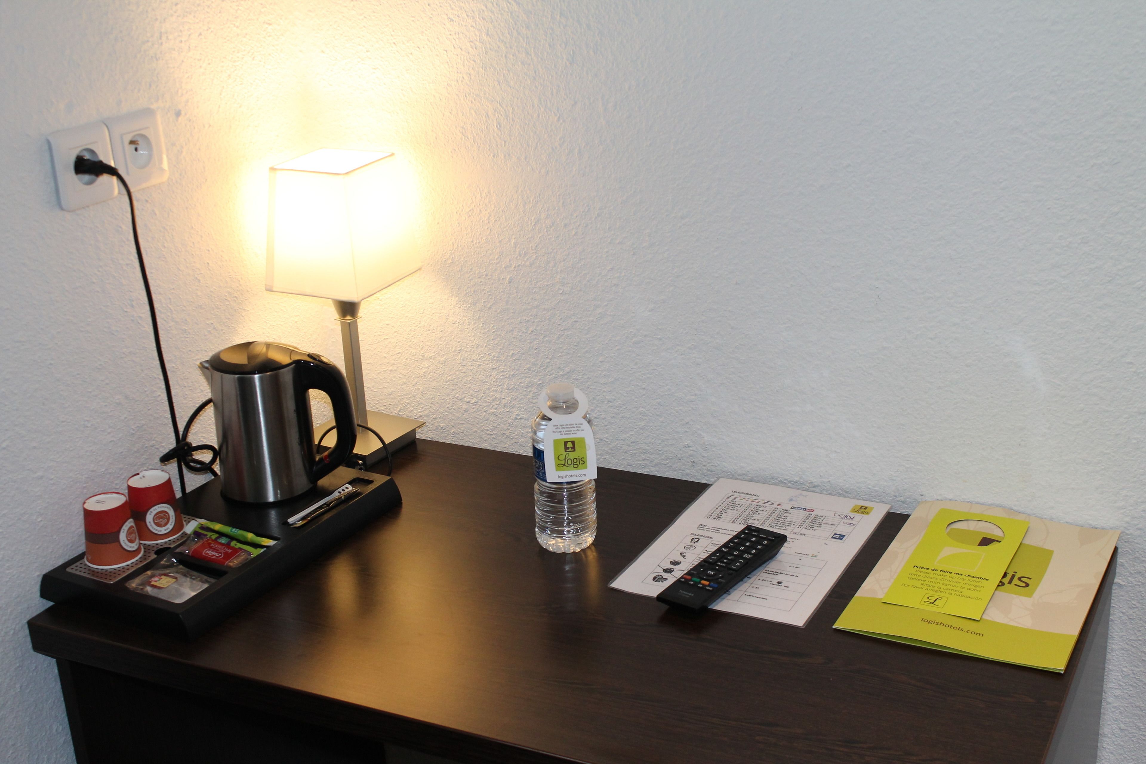 standard room, 1 double bed | coffee and/or coffee maker