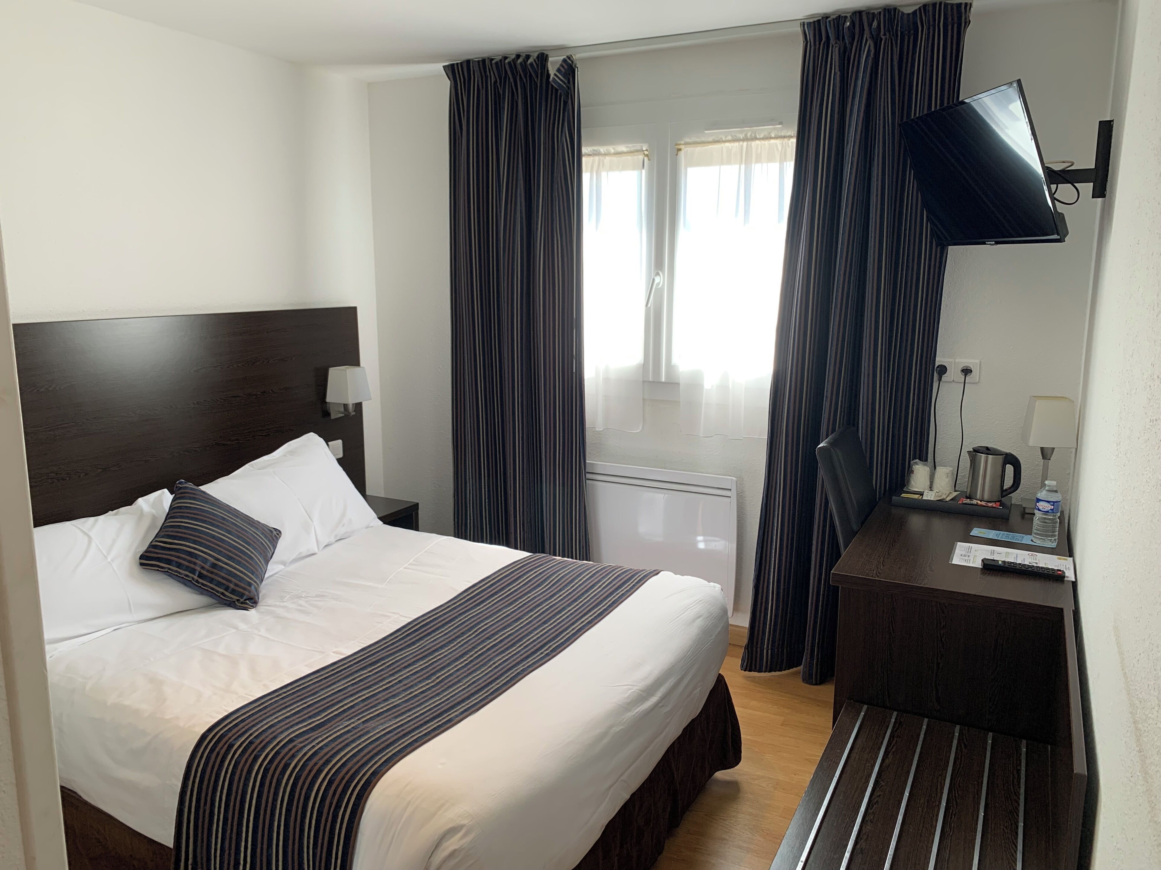 Standard Room, 1 Double Bed | Premium bedding, Select Comfort beds, desk, soundproofing