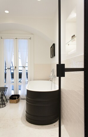 Shower, bathrobes, slippers, bidet - Locanda Pandenus (Milan)