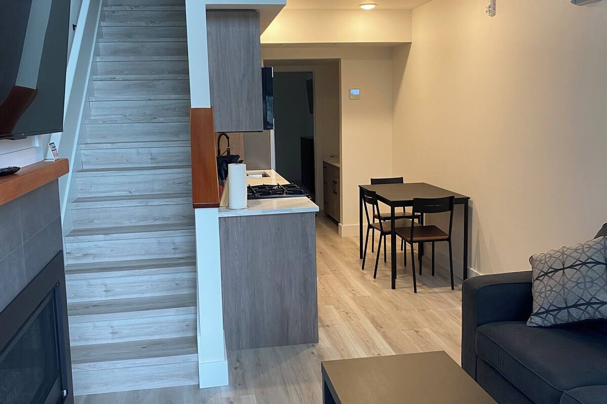 the loft, with kitchenette (lower level) | living area | flat-screen tv