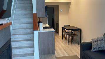 The loft, with Kitchenette (Lower level) | Wohnbereich | Flachbildfernseher