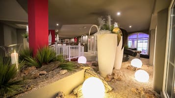 2 bars, bar en bord de piscine