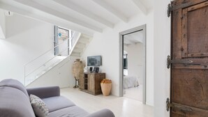 Leilighet, 3 soverom | Oppholdsrom | TV