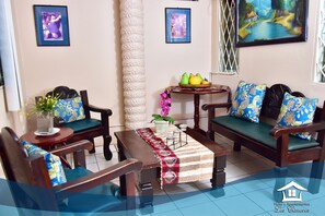 Living room - Hotel Los Cisneros (Managua)