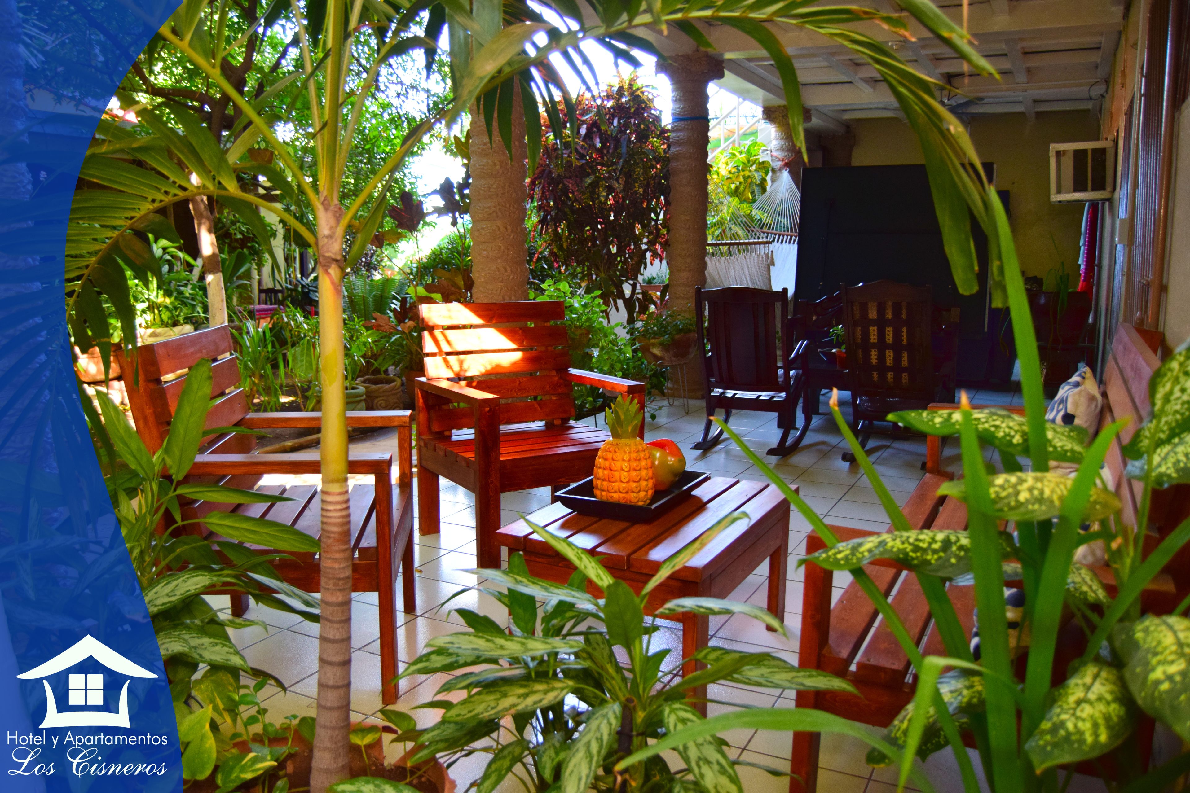 21-英寸电视（配备有线频道）