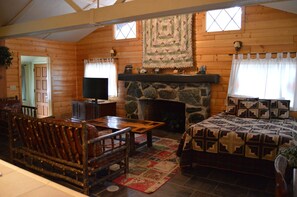 Klassiek huisje, 2 queensize bedden | Beddengoed