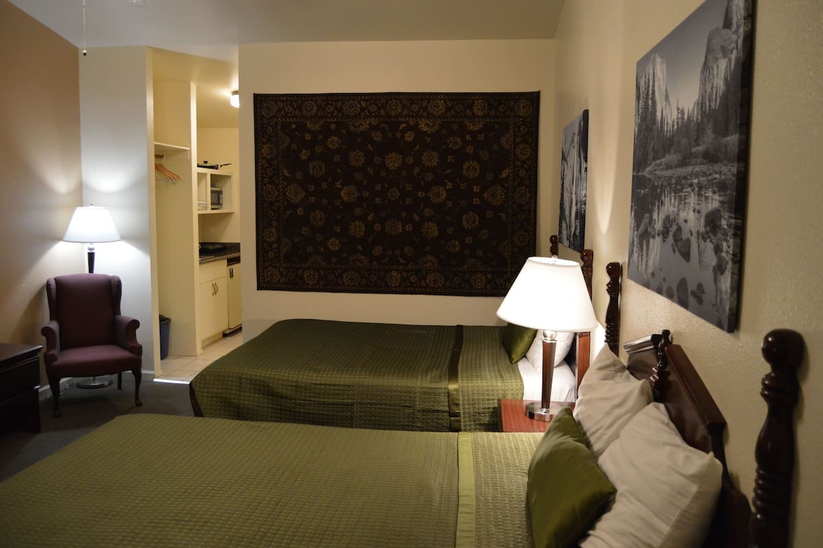 Traditional-Doppelzimmer